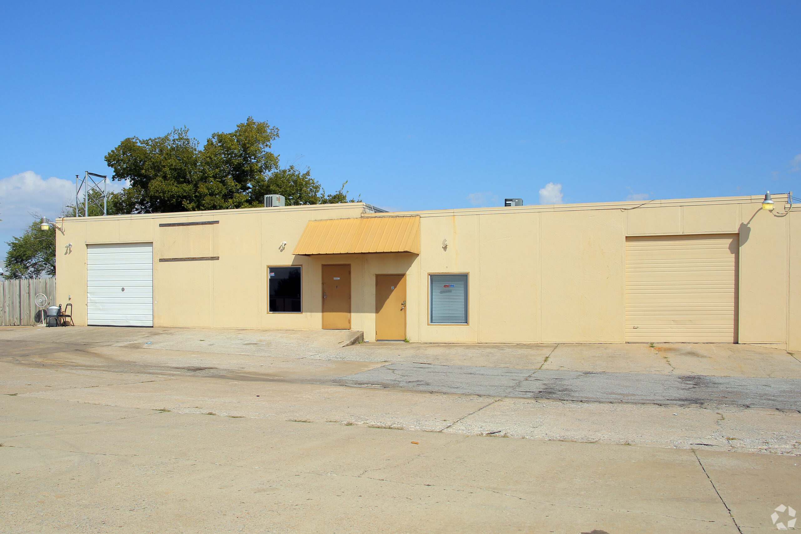 305 N. Redbud Ave.