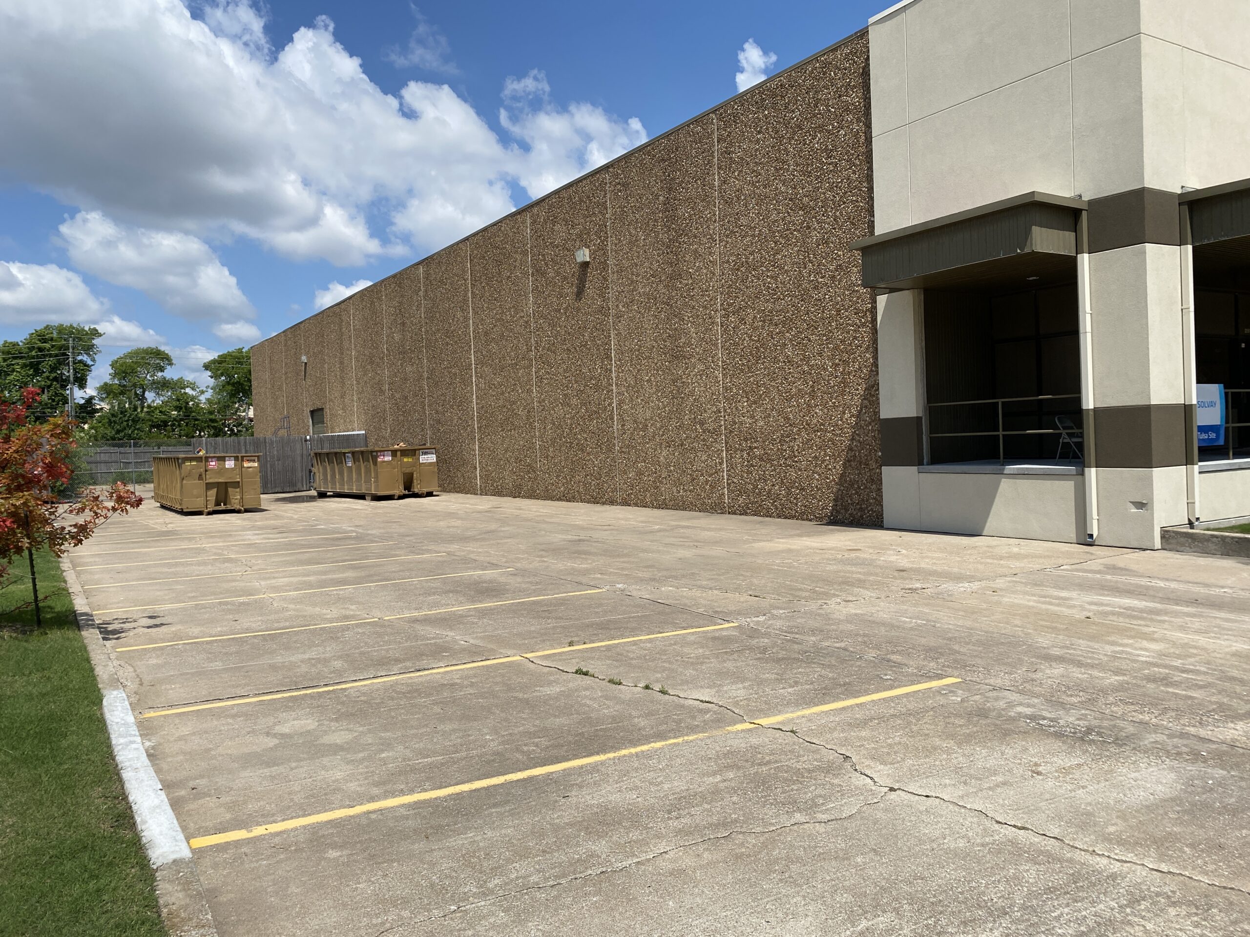 2502-2628 N. Hemlock Cir. – Building 1