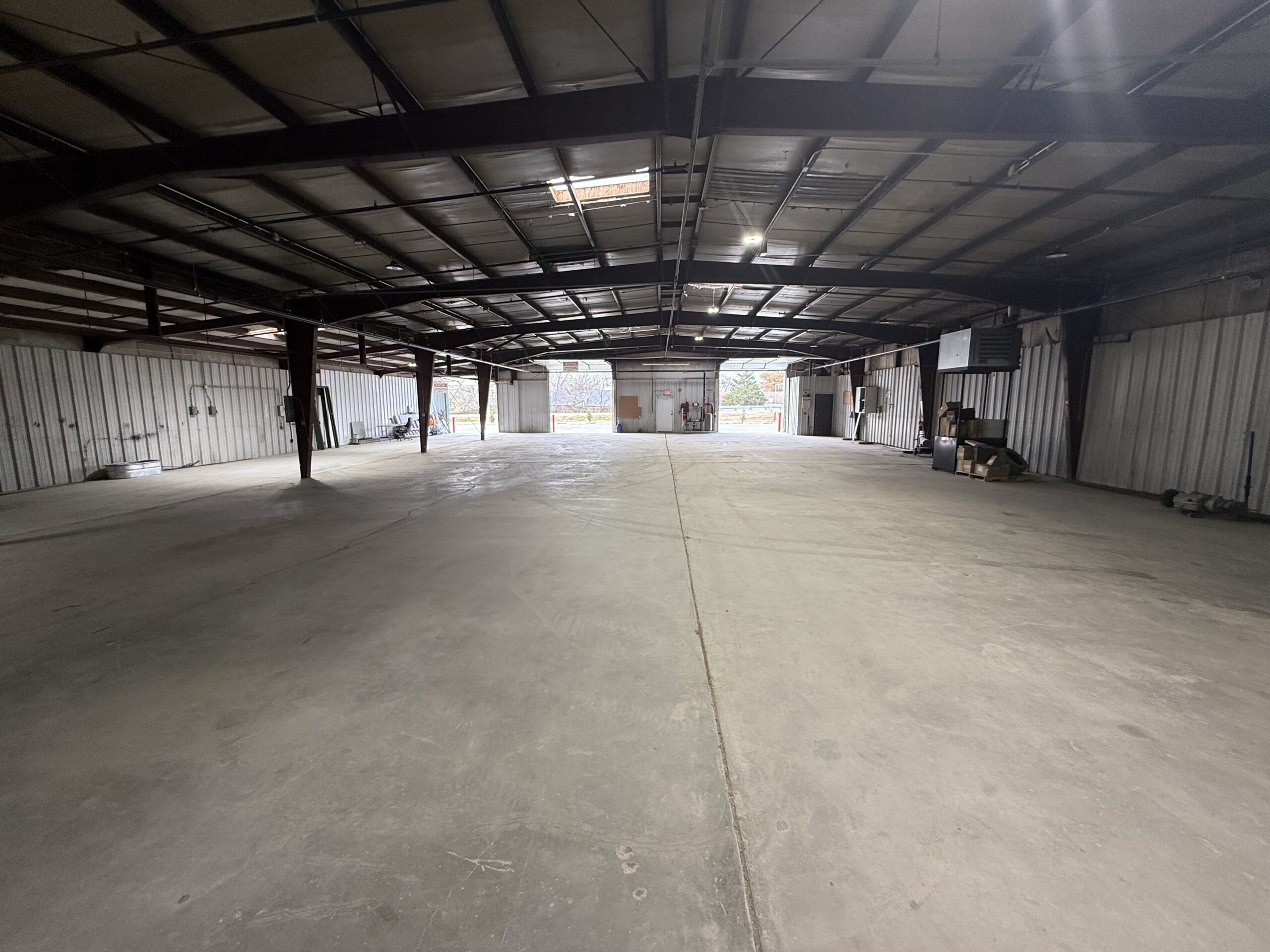 19901 E Highway 51 – Warehouse