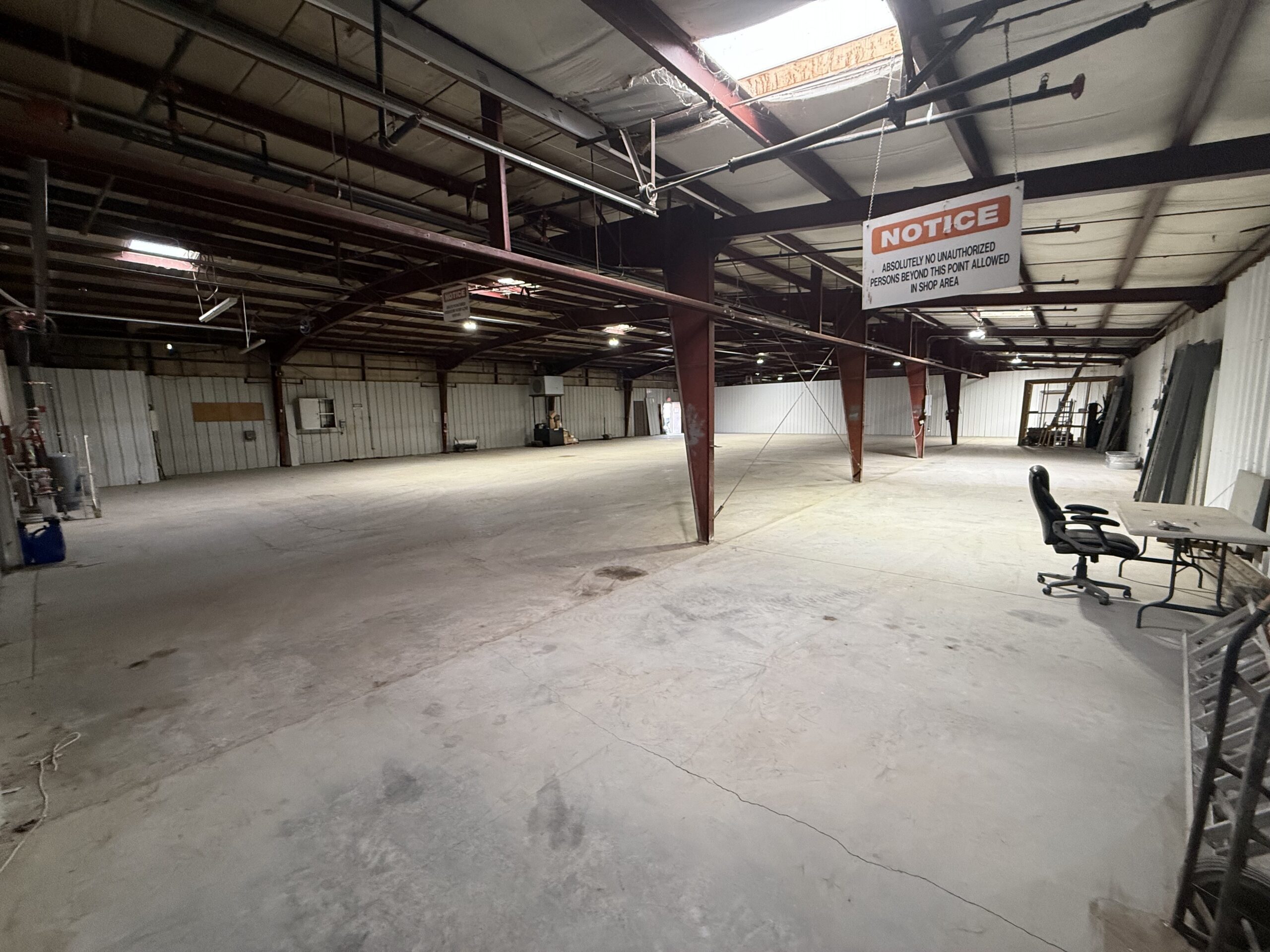 19901 E Highway 51 – Warehouse