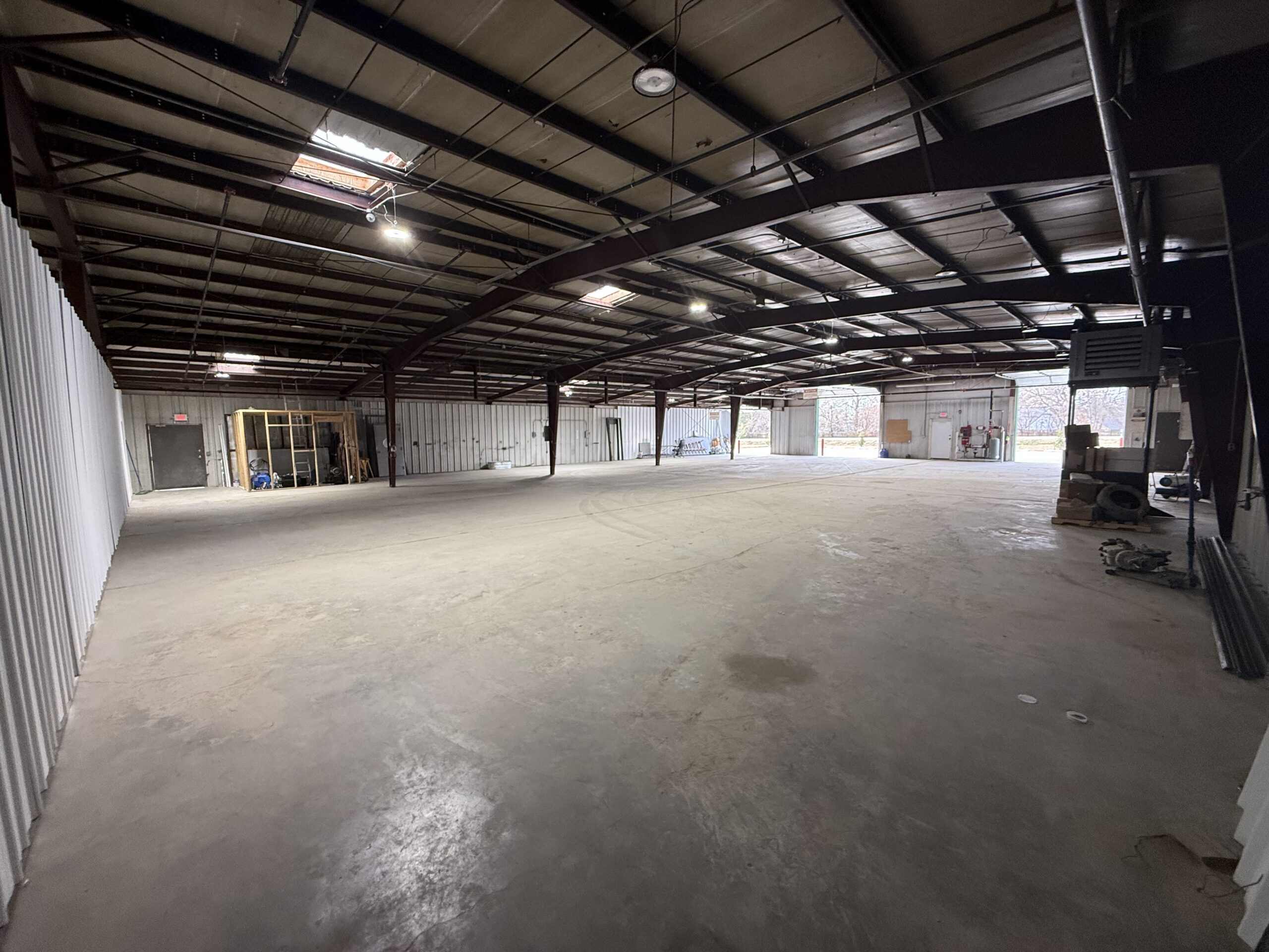19901 E Highway 51 – Warehouse